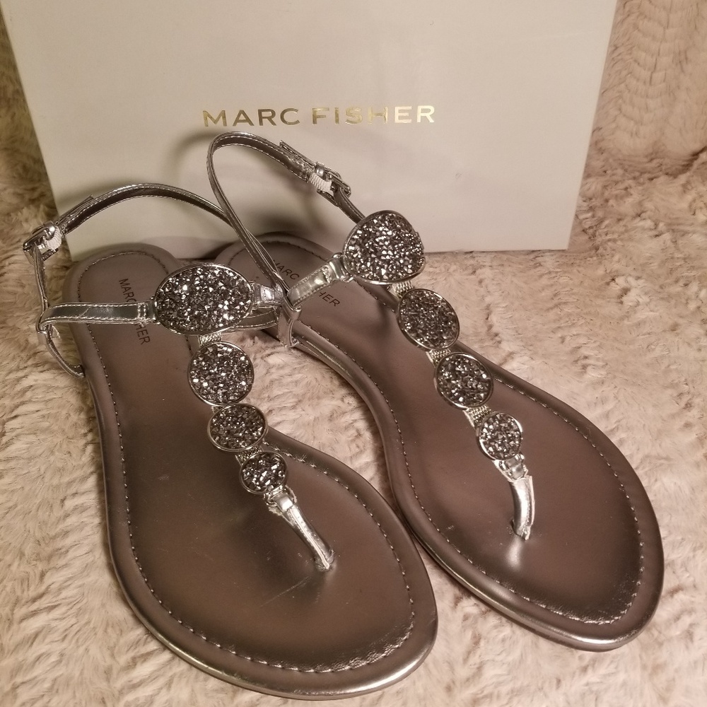 Marc Fisher GELLT Pewter Split Toe. T Strap Sandal